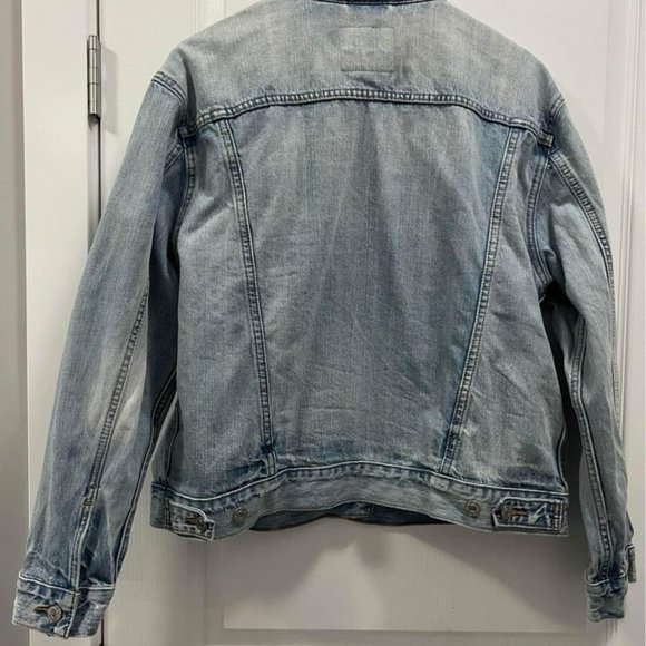 Levi’s Strauss & Co Denim Jacket - Picture 2 of 3
